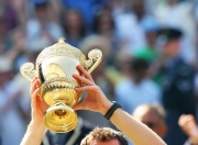 英雄联盟总决赛时间-温网险胜年终总决赛，穆雷惊艳四座