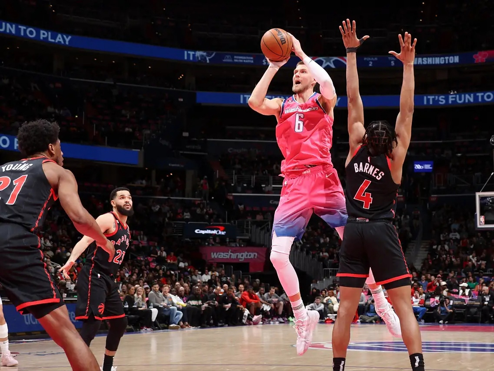 关于猛龙客场击败奇才,失去榜首位置但状态回复的信息 关于猛龙客场击败奇才,失去榜首位置但状态回复的信息