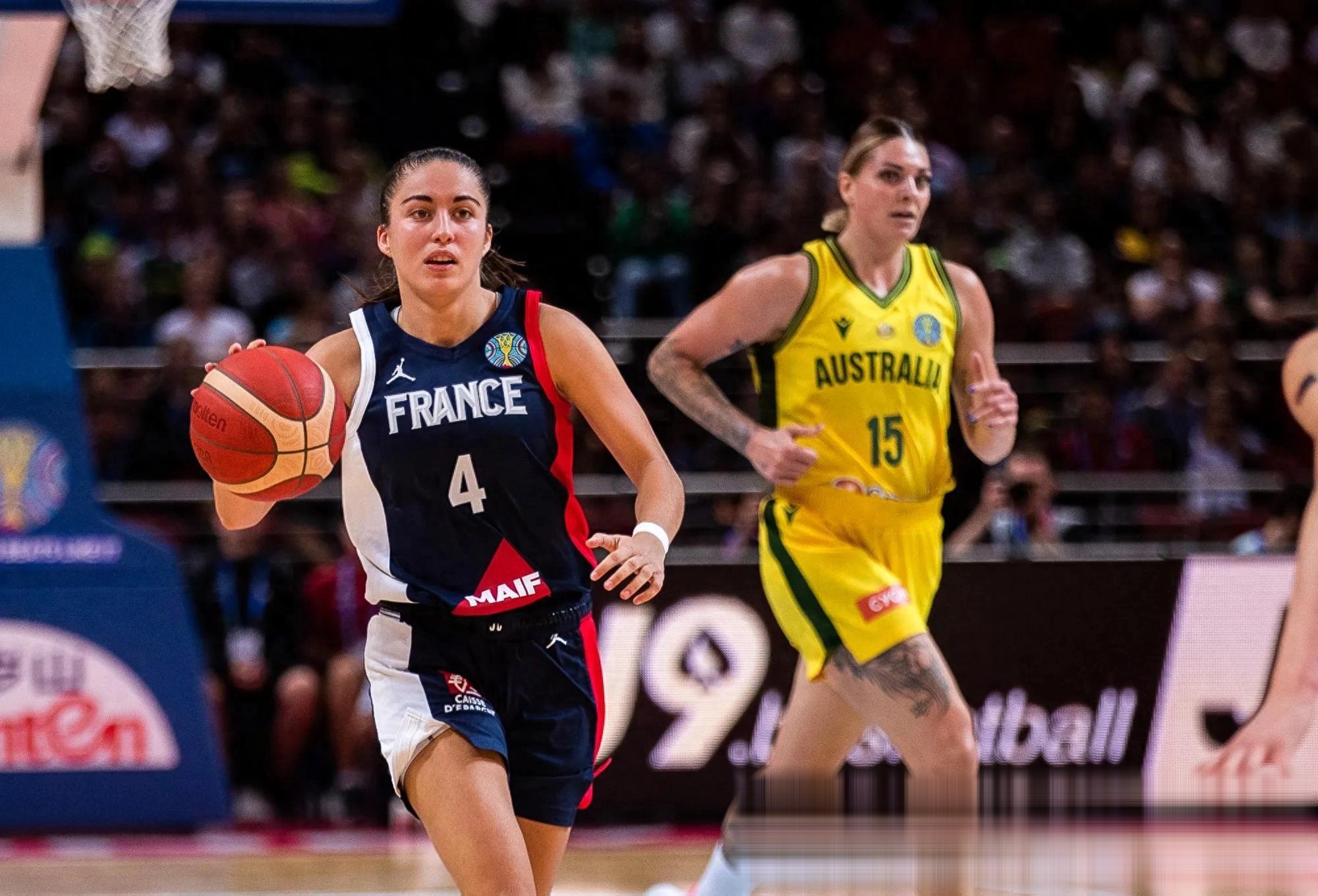 澳大利亚女篮队凭借超强实力,横扫对手 澳大利亚女篮队凭借超强实力,横扫对手