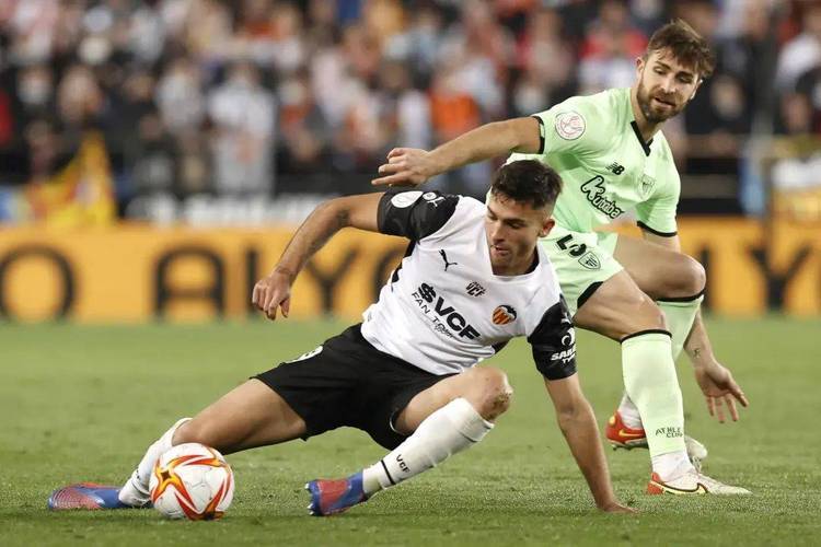 劲旅对决!西班牙足球最新动态揭晓 劲旅对决!西班牙足球最新动态揭晓