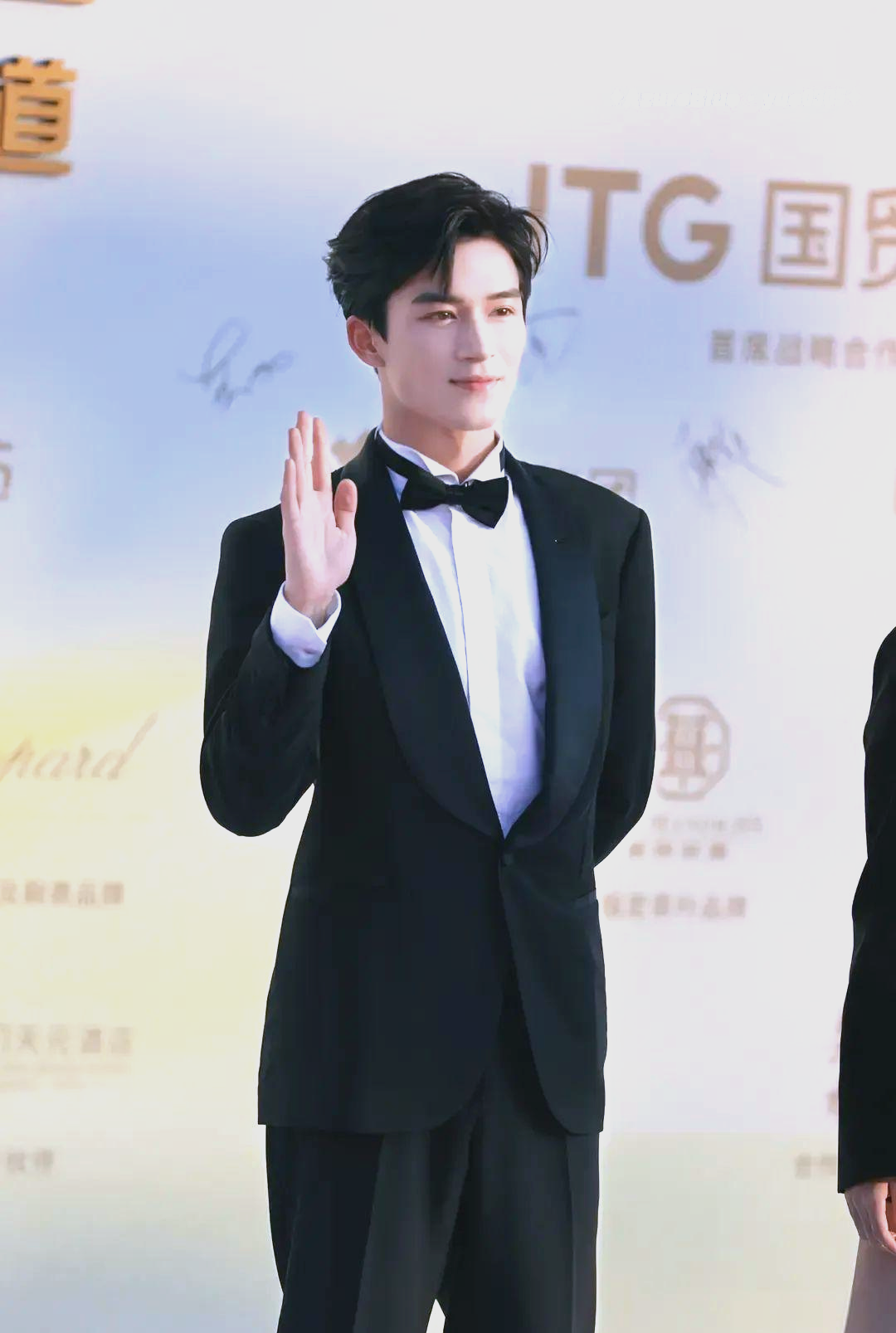 新星崭露头角,耀眼夺目 新星崭露头角,耀眼夺目