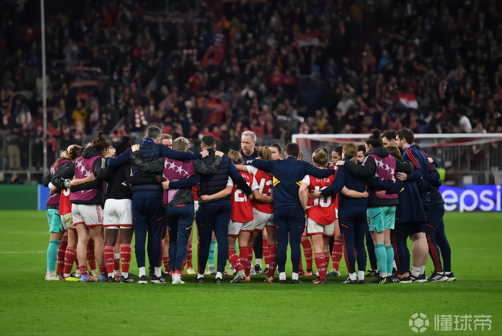 狼堡首回合胜出,晋级欧冠半决赛 狼堡首回合胜出,晋级欧冠半决赛