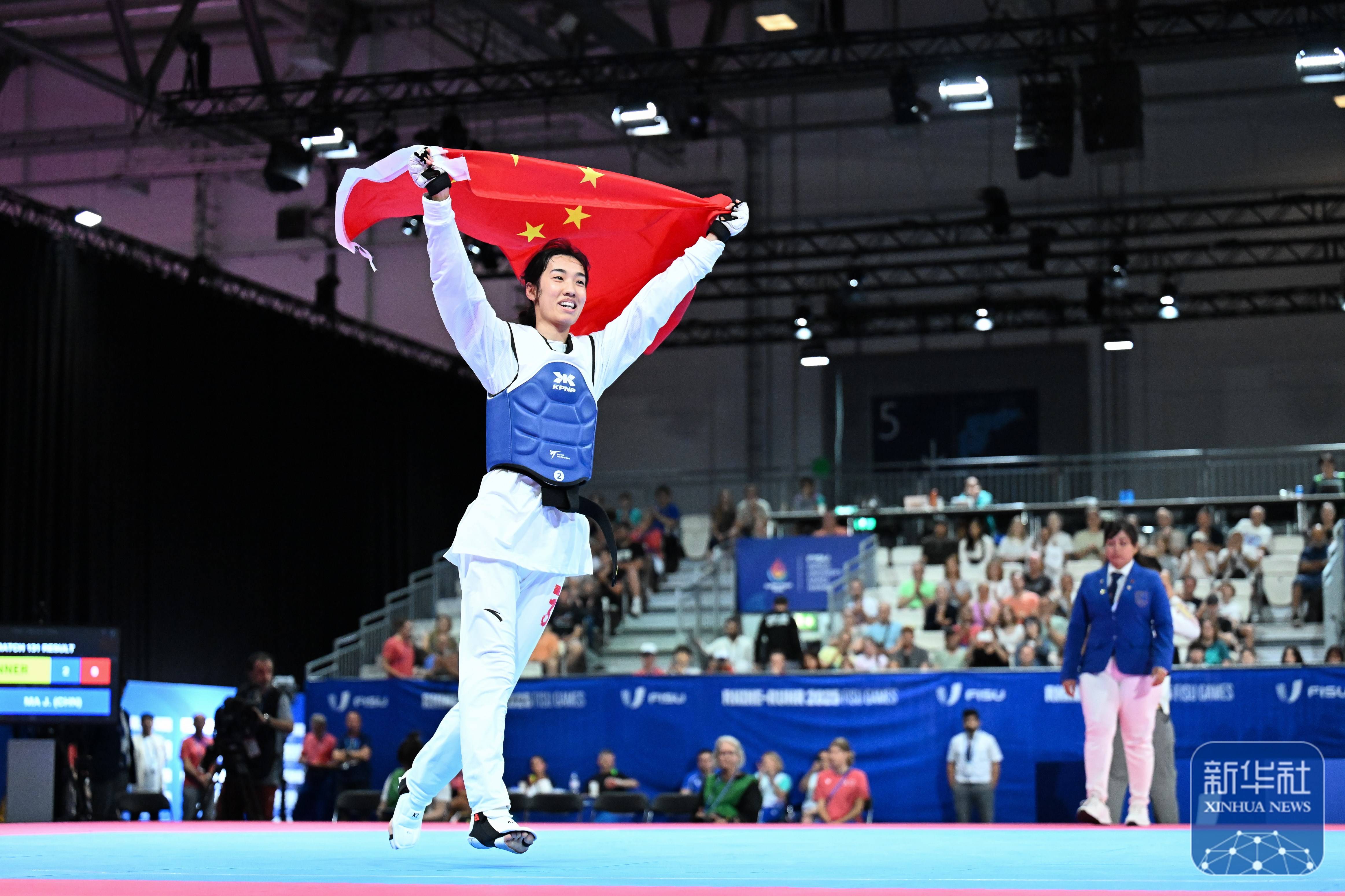 跆拳道选手灵活机警夺得金牌 跆拳道选手灵活机警夺得金牌