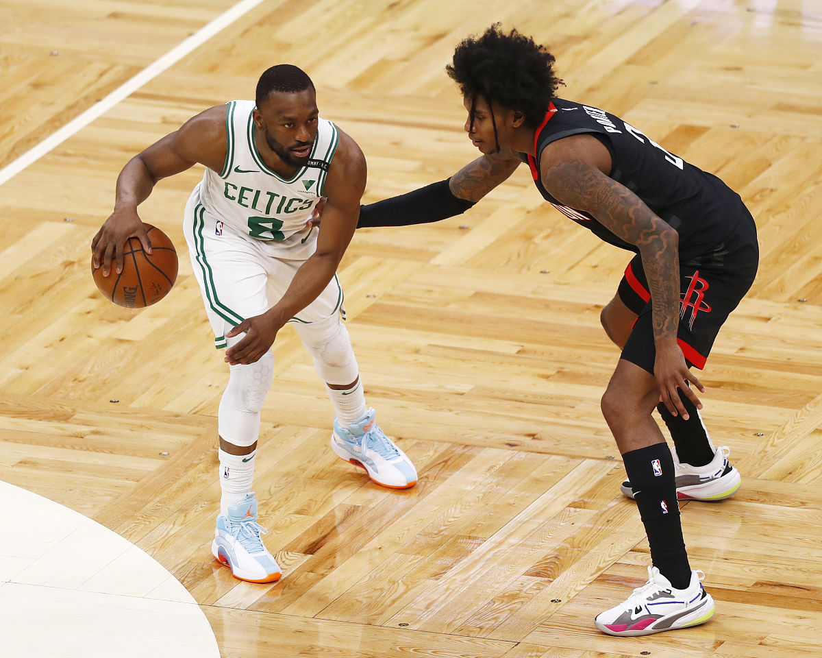 公牛险胜雄鹿,布克点燃赛场的简单介绍 公牛险胜雄鹿,布克点燃赛场的简单介绍