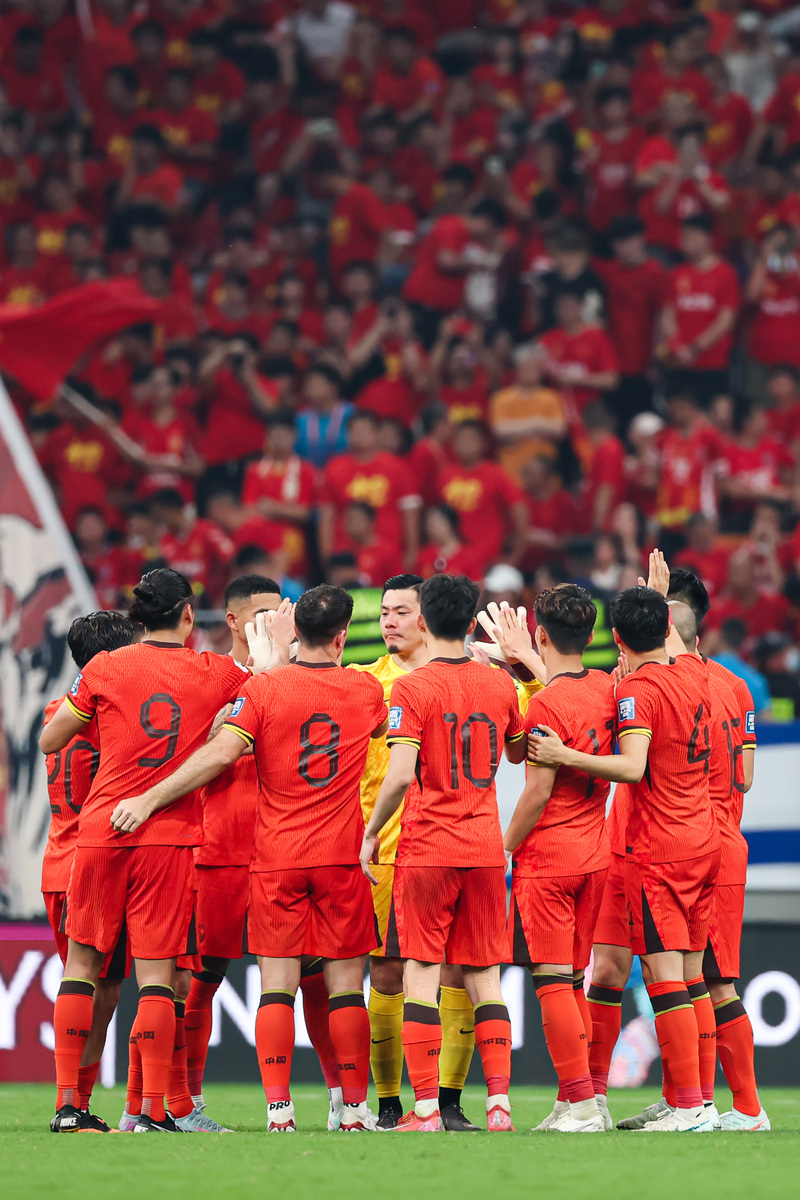 足球传奇诞生，亚洲杯赛将球场擂台上演