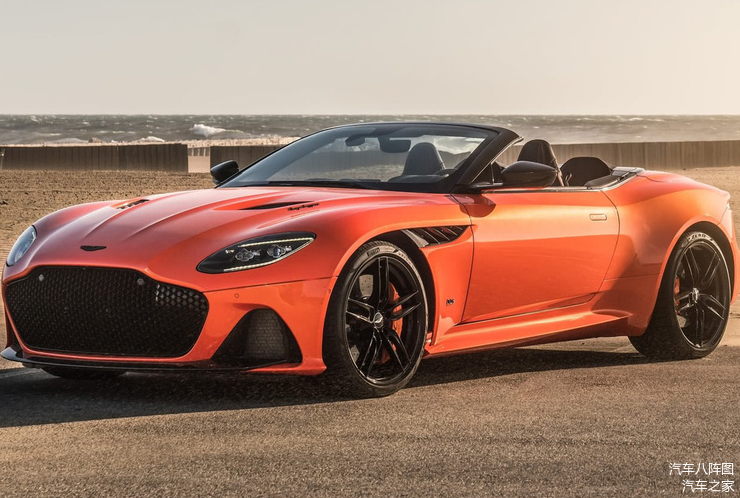 红牛车队险胜阿斯顿马丁，塞恩斯状态火热