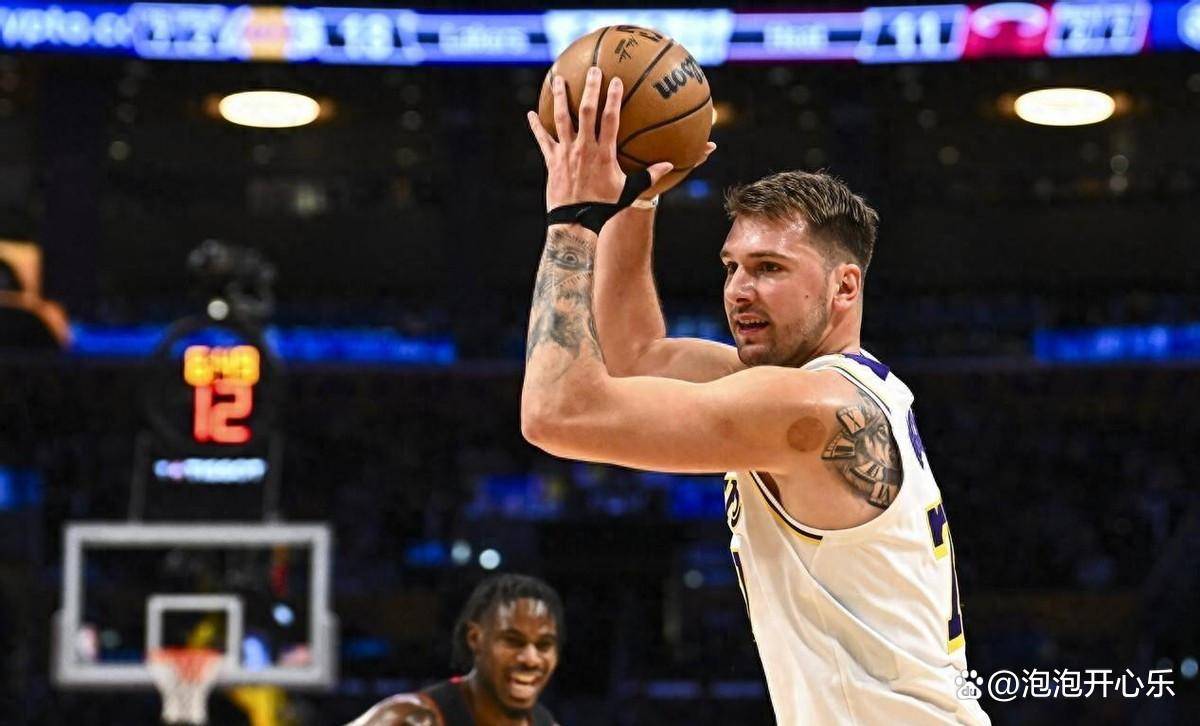 广州队轻取新疆队,东契奇带队取胜 广州队轻取新疆队,东契奇带队取胜