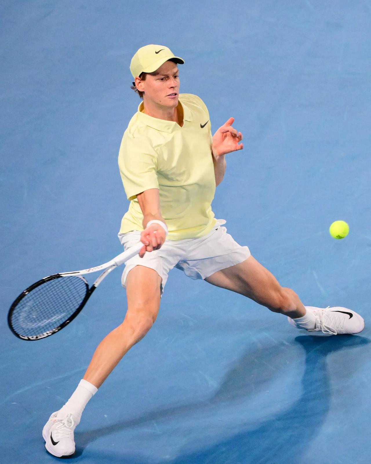 澳网轻取美网,辛纳点燃赛场 澳网轻取美网,辛纳点燃赛场