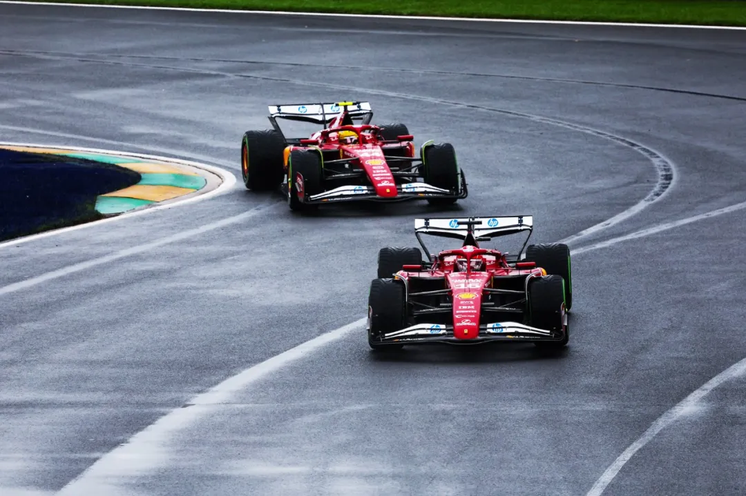 雷诺车队力克法拉利,阿隆索点燃赛场 雷诺车队力克法拉利,阿隆索点燃赛场