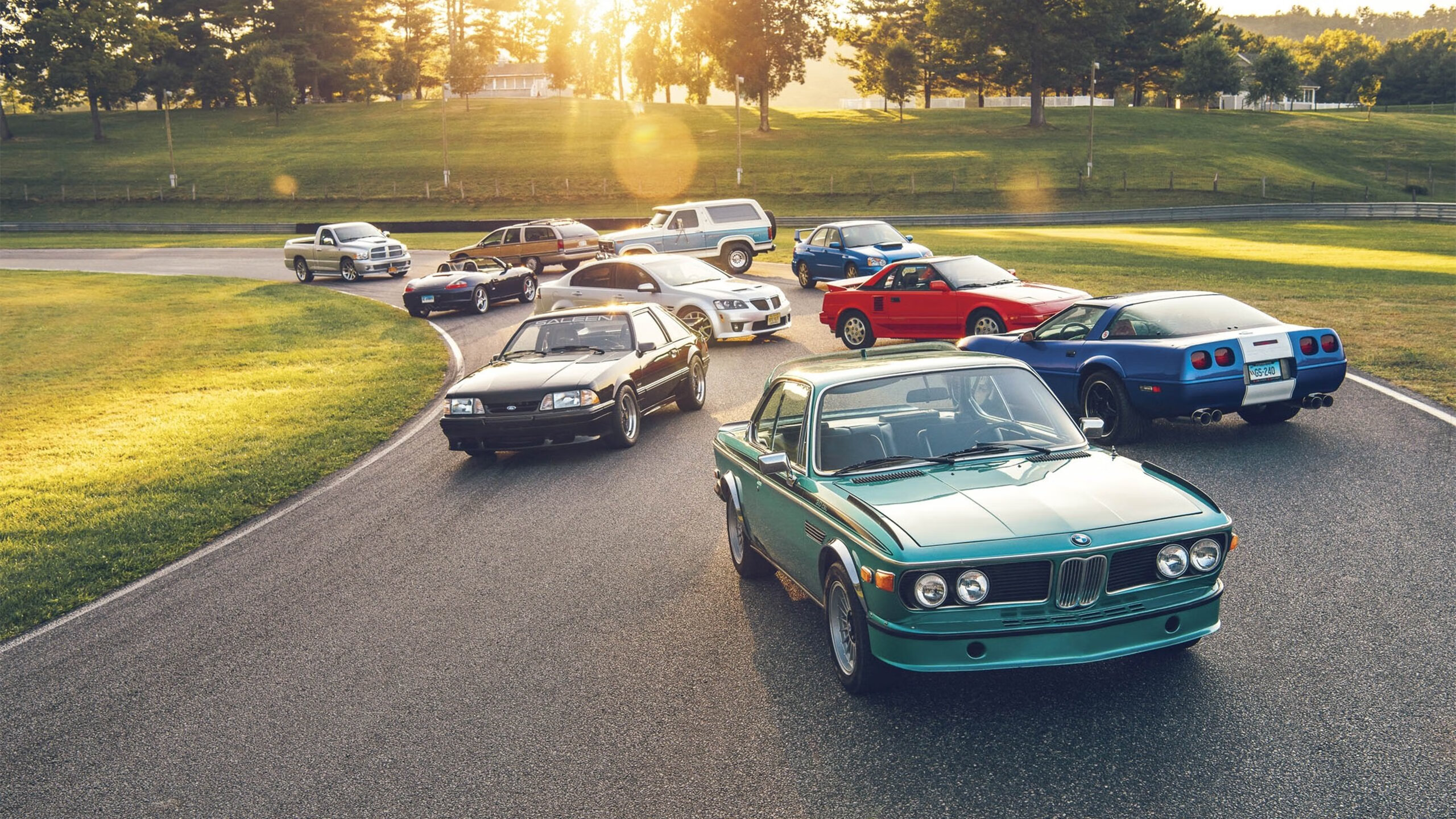 双重舞台，同一剧本，关键战英雄，如何以不同笔法书写传奇？