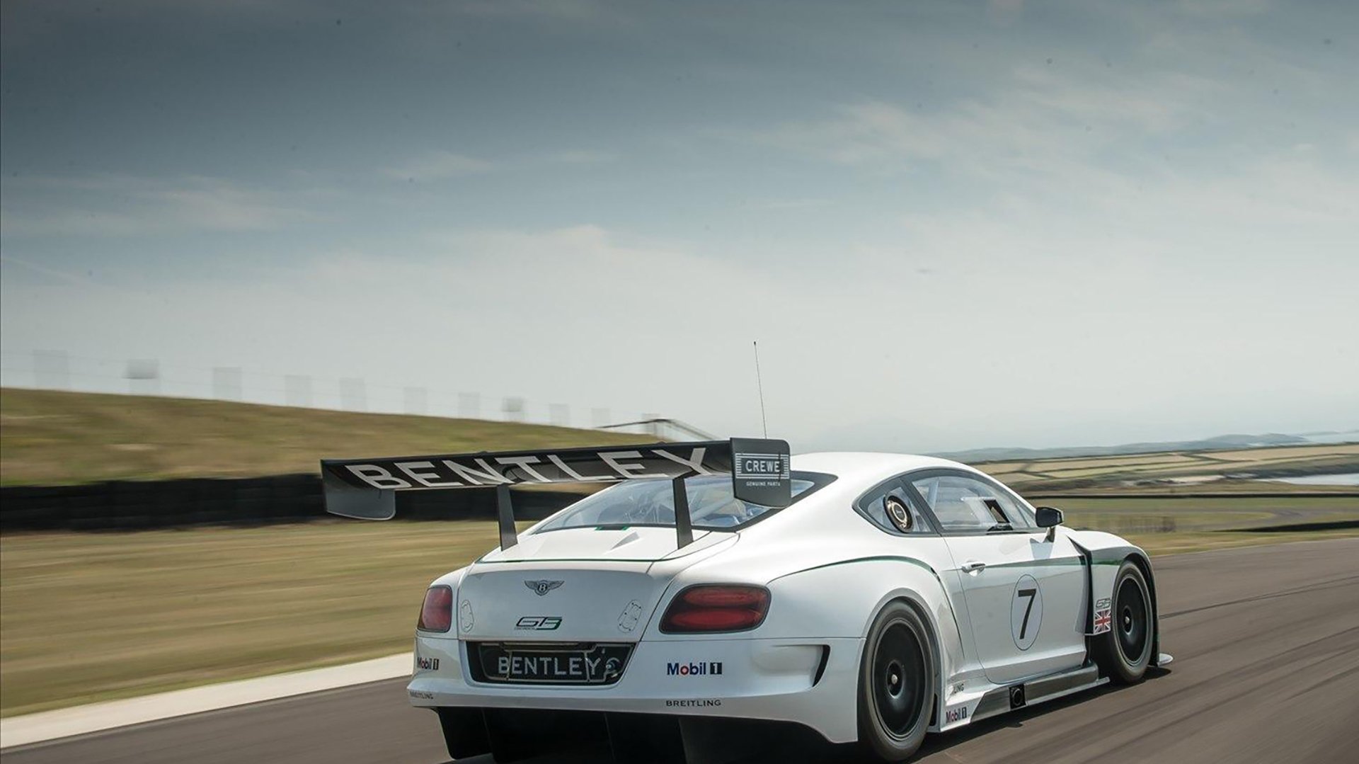 洲际碰撞，比利亚雷亚尔硬仗险胜安哥拉，萨拉赫租借登场关键进球定乾坤