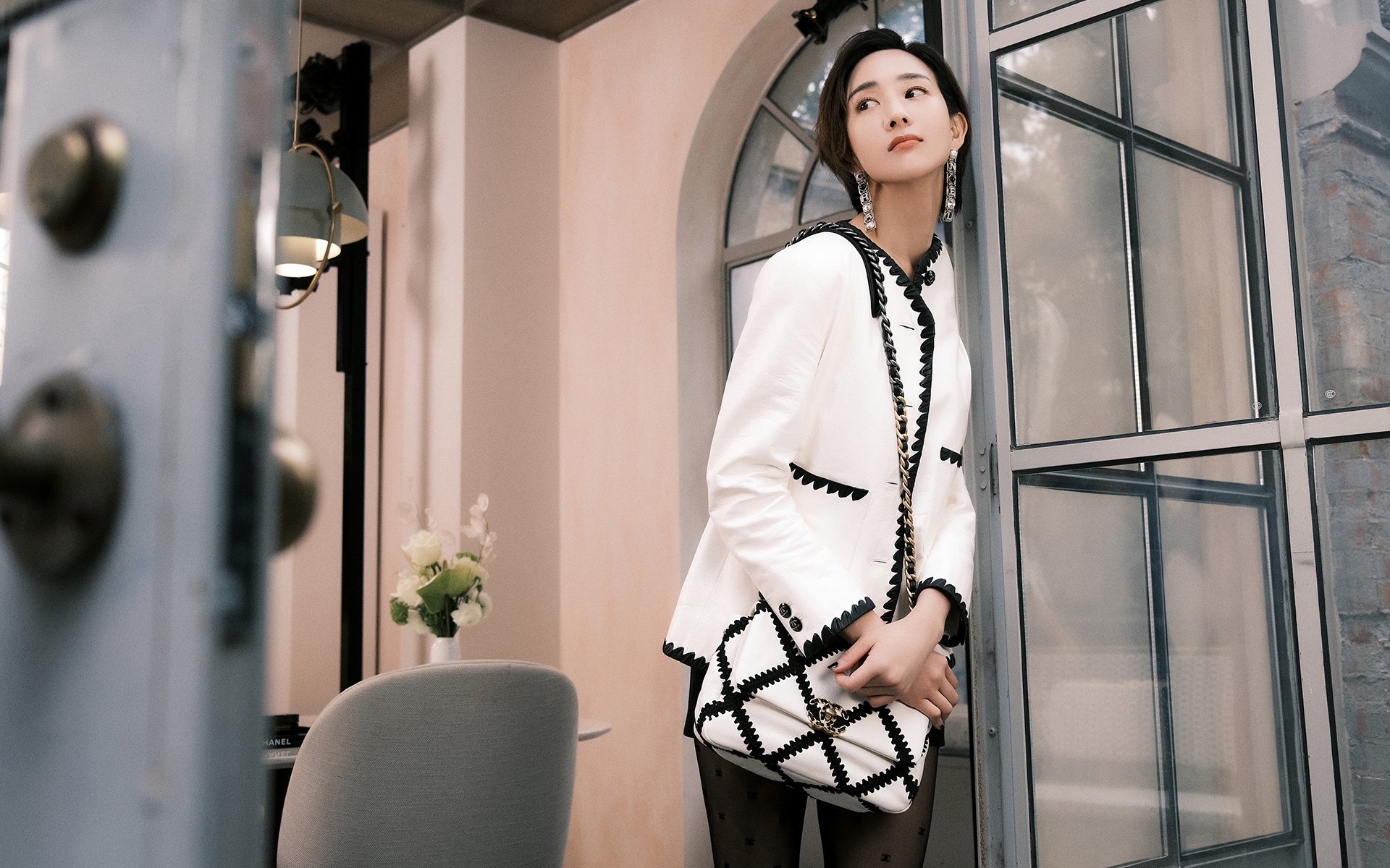 暗夜绿光与七小时时差,一场宿命对决如何定义足球的两种生死战