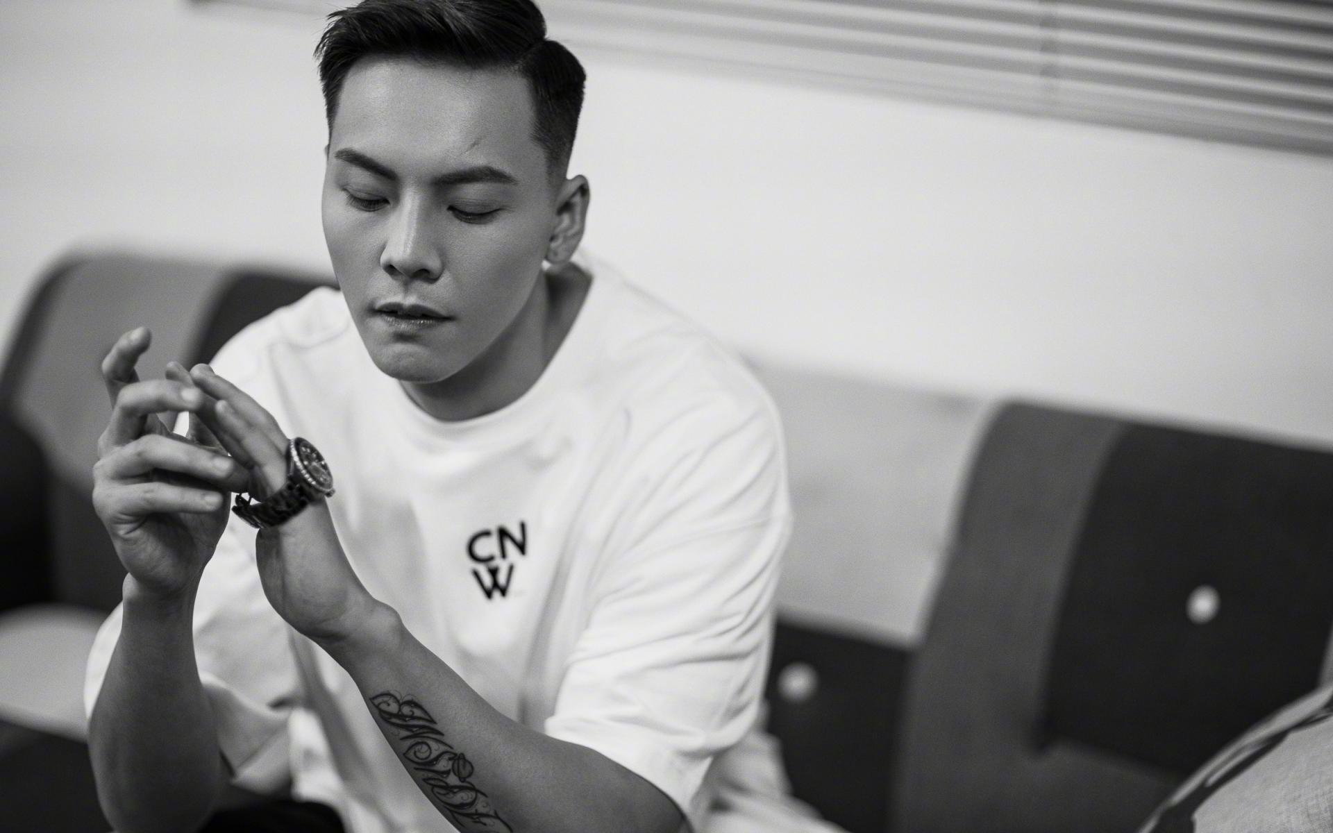 钢铁洪流碾碎高原神话，尼日利亚窒息式战术下，阿克的闪耀定义比赛